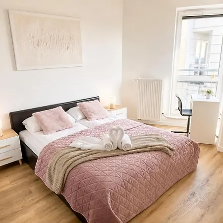 Apartamento Przestronny 50m2 Ochota Darmowy Parking Balkon